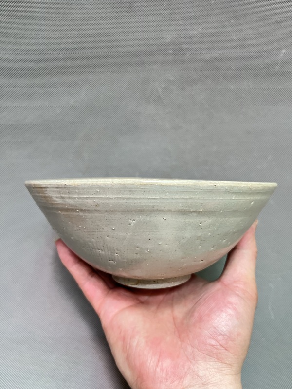 古玩陶瓷宋~龍泉青瓷刻花碗拍賣，當(dāng)前價(jià)格2588元