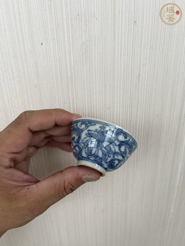 古玩陶瓷青花淡描花卉紋杯真品鑒賞圖