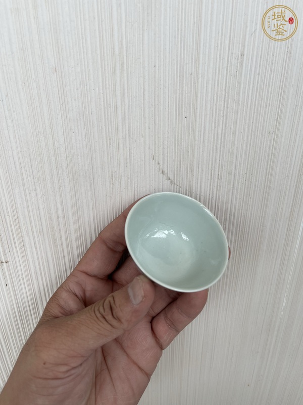 古玩陶瓷青花淡描花卉紋杯真品鑒賞圖