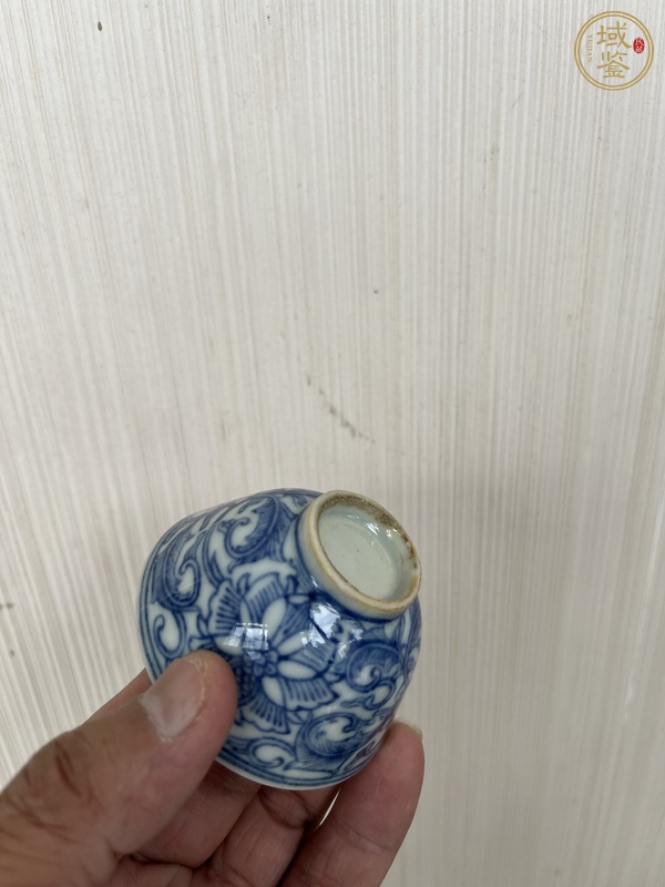 古玩陶瓷青花淡描花卉紋杯真品鑒賞圖