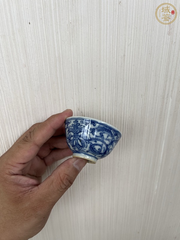 古玩陶瓷青花淡描花卉紋杯真品鑒賞圖