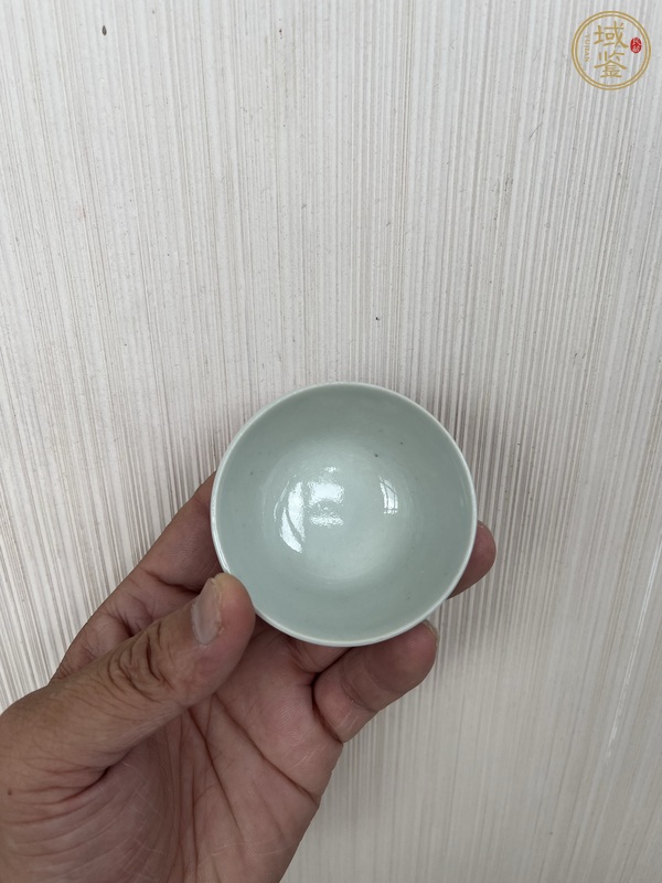 古玩陶瓷青花淡描花卉紋杯真品鑒賞圖