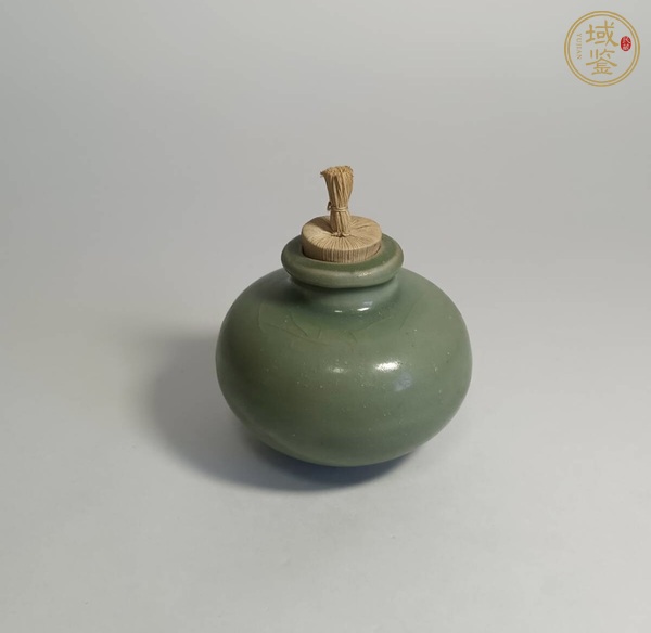 古玩陶瓷龍泉窯芋頭罐真品鑒賞圖