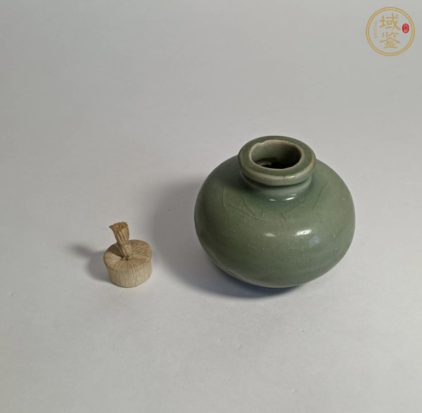古玩陶瓷龍泉窯芋頭罐真品鑒賞圖