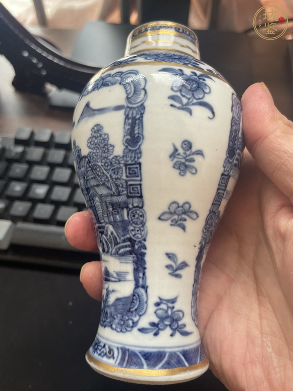 古玩陶瓷青花山水人物紋雞腿瓶真品鑒賞圖