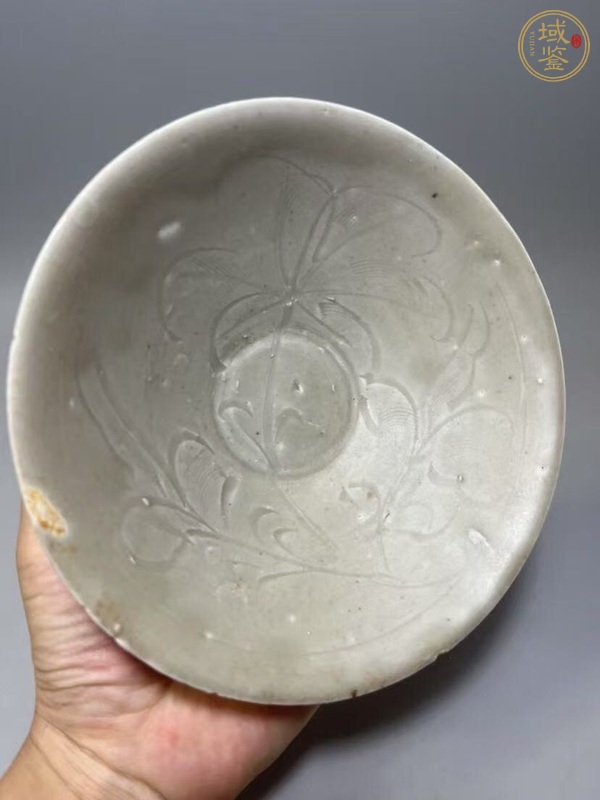 古玩陶瓷青白釉花卉紋碗真品鑒賞圖