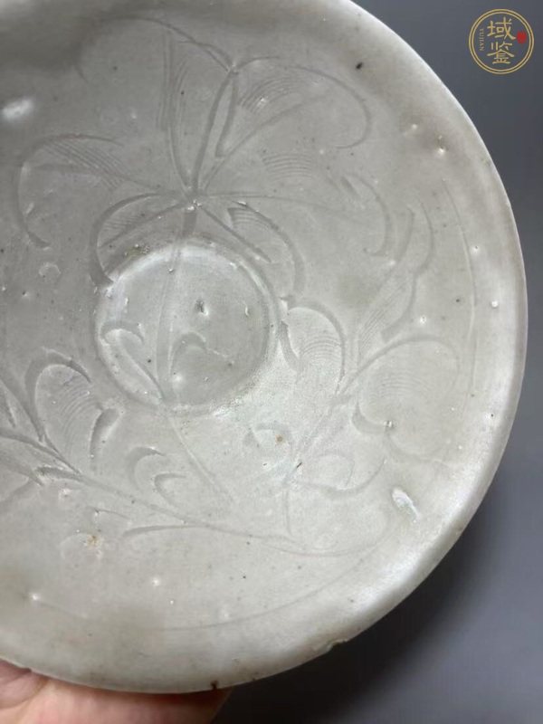 古玩陶瓷青白釉花卉紋碗真品鑒賞圖