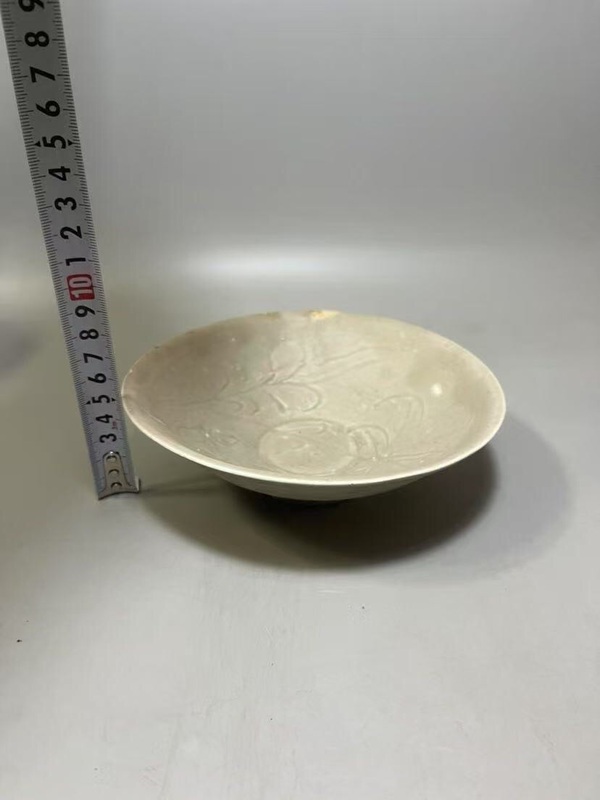 古玩陶瓷（收藏級精品）青釉刻花卉紋碗拍賣，當前價格0元