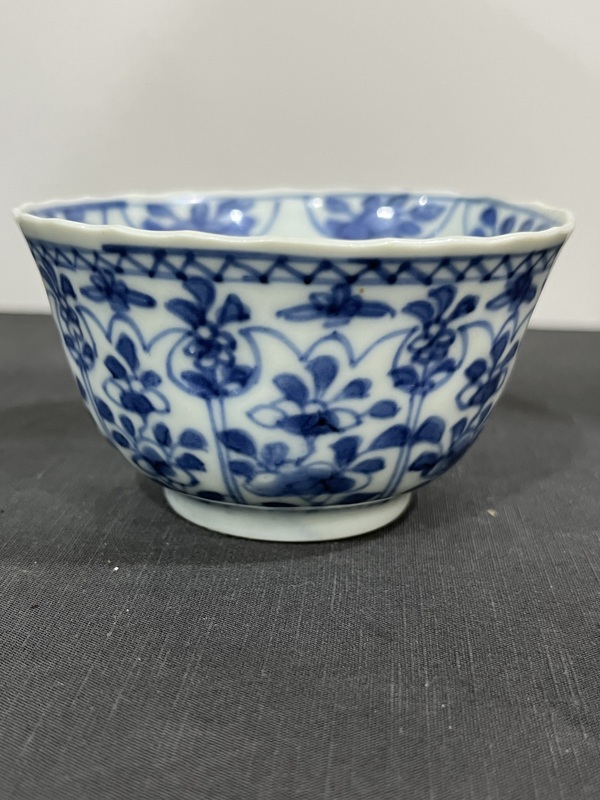 古玩轉賣花卉紋青花杯拍賣，當前價格186元