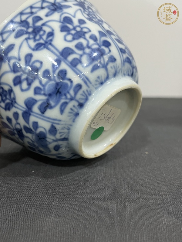 古玩陶瓷花卉紋青花杯真品鑒賞圖