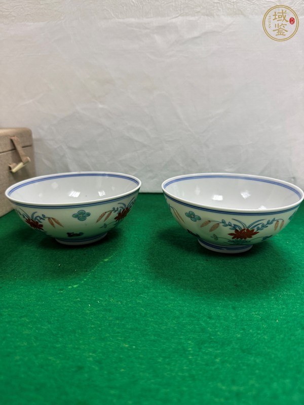 古玩陶瓷斗彩蓮池鴛鴦紋碗真品鑒賞圖