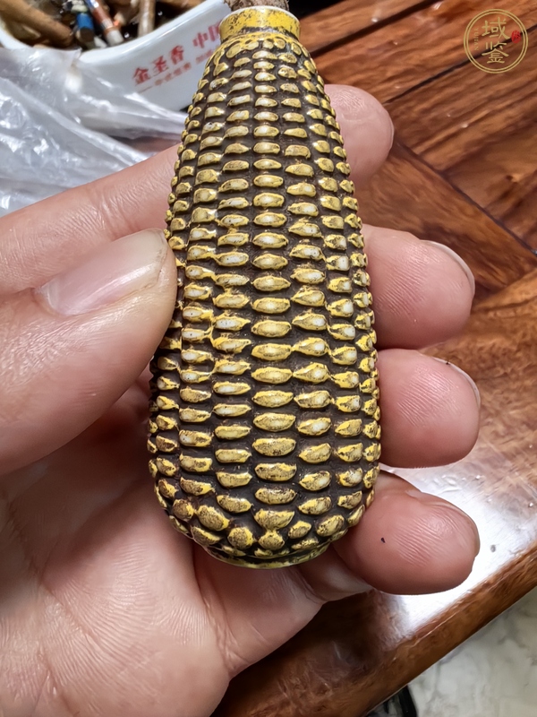 古玩陶瓷黃釉玉米型鼻煙壺真品鑒賞圖