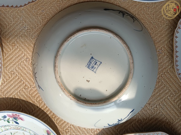 古玩陶瓷蝦藻紋青花盤真品鑒賞圖