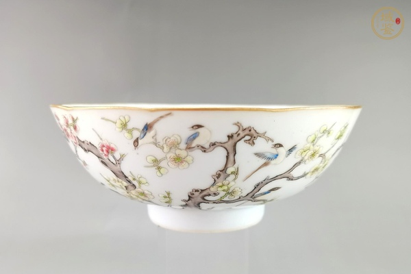 古玩粉彩碗真品鑒賞圖