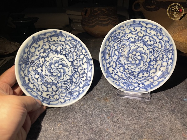 古玩青花纏枝花卉紋盤真品鑒賞圖