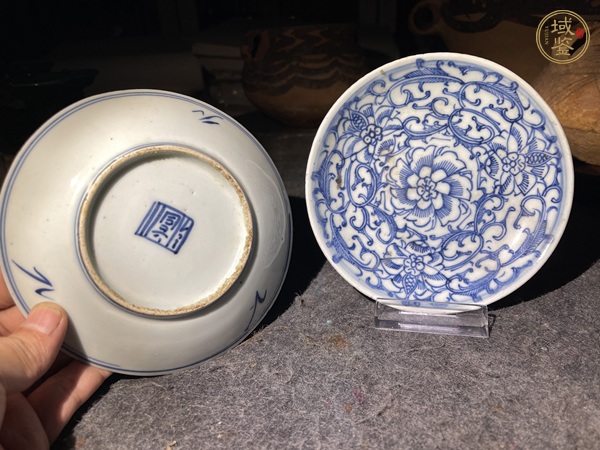 古玩陶瓷青花纏枝花卉紋盤真品鑒賞圖