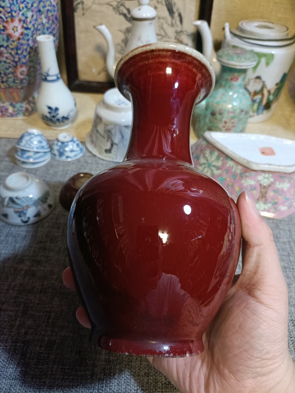 古玩轉(zhuǎn)賣(mài)民國(guó)郎窯紅紅釉撇口瓶拍賣(mài)，當(dāng)前價(jià)格298元