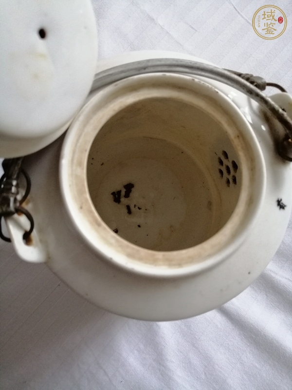 古玩陶瓷喜鵲登梅提梁壺真品鑒賞圖