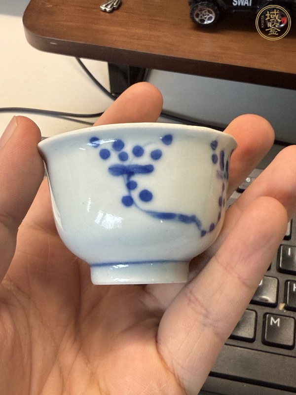 古玩陶瓷青花花卉紋杯，疑似復(fù)窯真品鑒賞圖