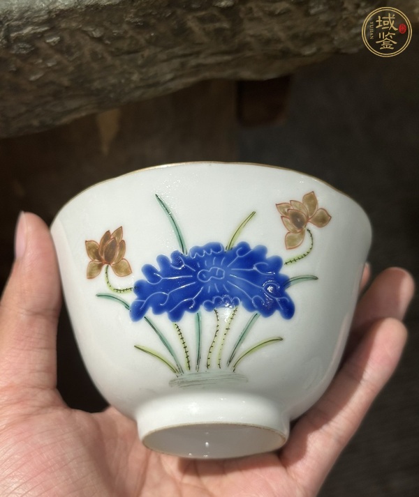 古玩陶瓷花卉紋粉彩杯真品鑒賞圖