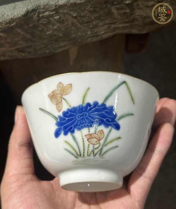 古玩陶瓷花卉紋粉彩杯真品鑒賞圖