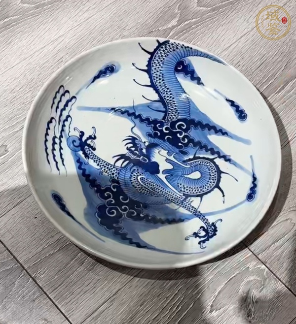 古玩青花過(guò)墻龍紋盤(pán)真品鑒賞圖