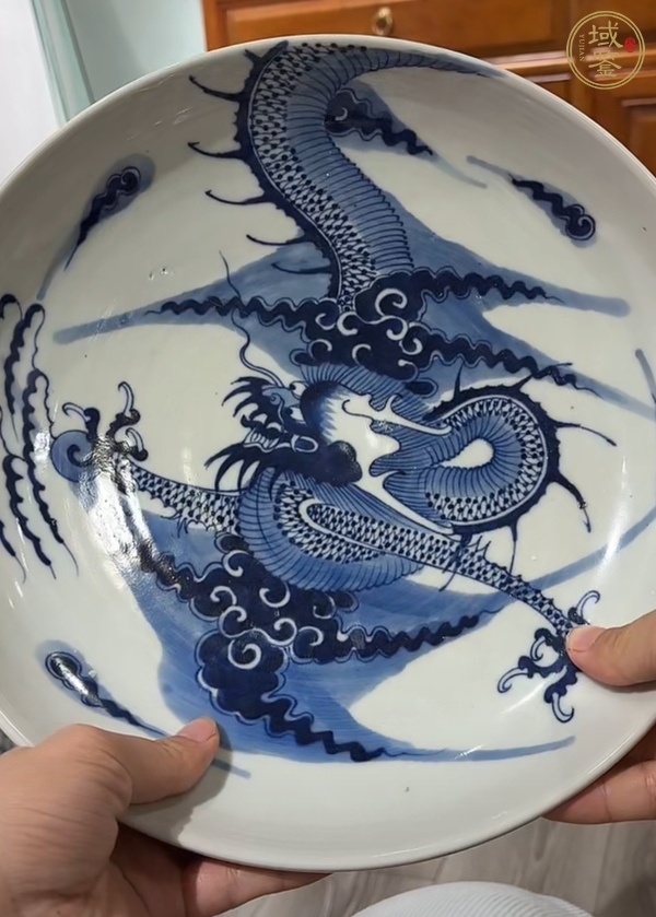 古玩陶瓷青花過墻龍紋盤真品鑒賞圖