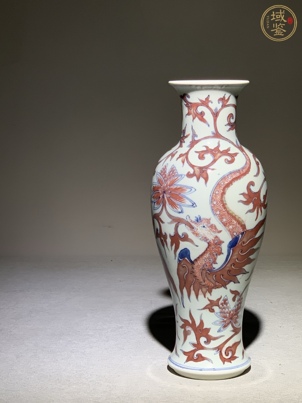 古玩陶瓷康熙款青花釉里紅夔龍紋觀音瓶真品鑒賞圖