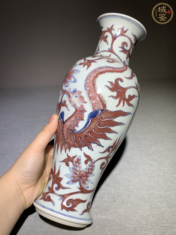 古玩陶瓷康熙款青花釉里紅夔龍紋觀音瓶真品鑒賞圖