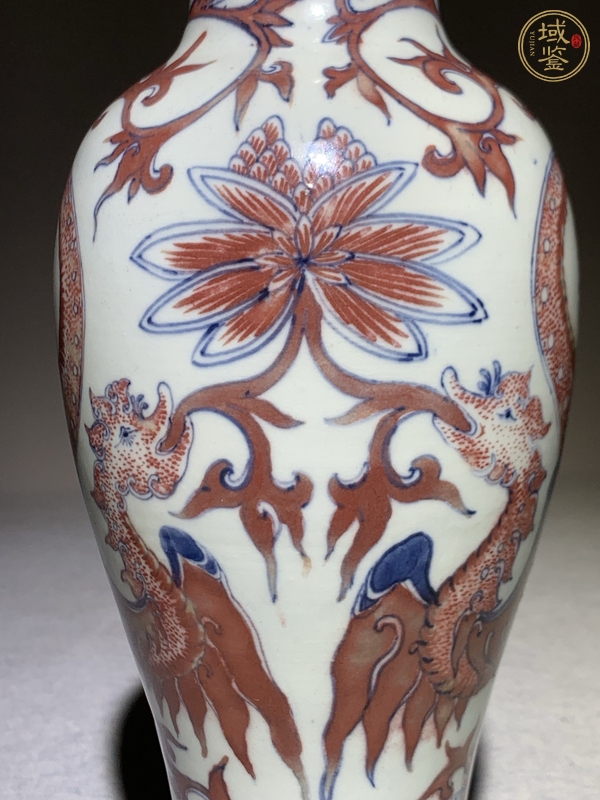 古玩陶瓷康熙款青花釉里紅夔龍紋觀音瓶真品鑒賞圖