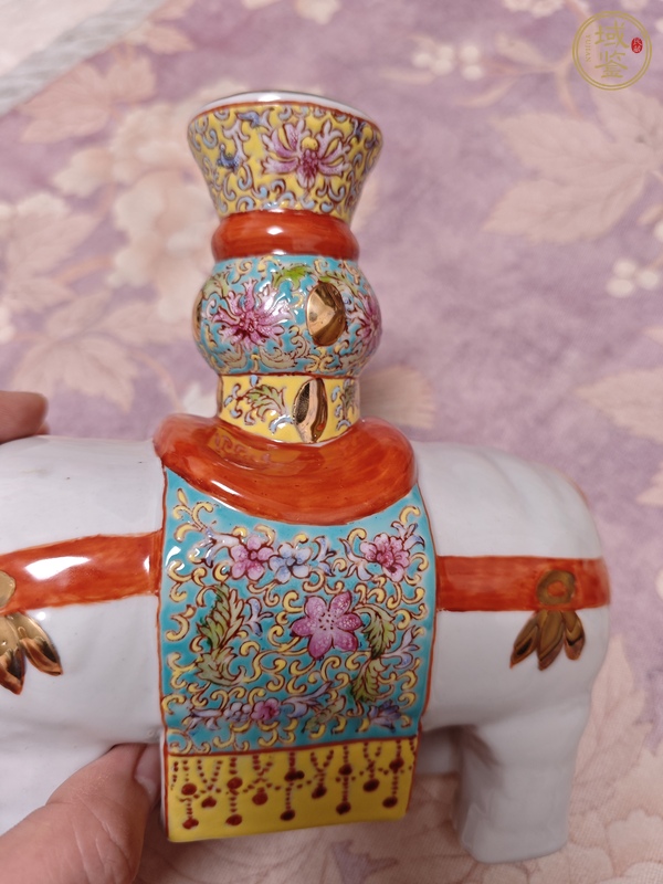 古玩陶瓷粉彩花卉瓷象擺件真品鑒賞圖