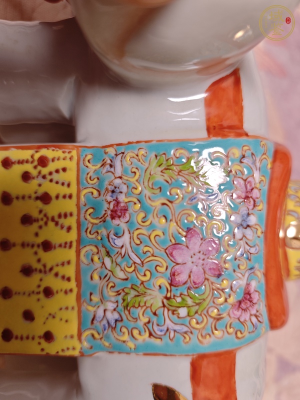 古玩陶瓷粉彩花卉瓷象擺件真品鑒賞圖