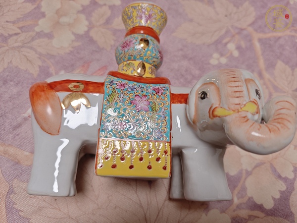 古玩陶瓷粉彩花卉瓷象擺件真品鑒賞圖