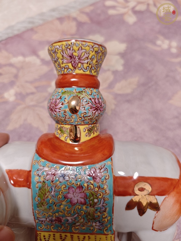 古玩陶瓷粉彩花卉瓷象擺件真品鑒賞圖