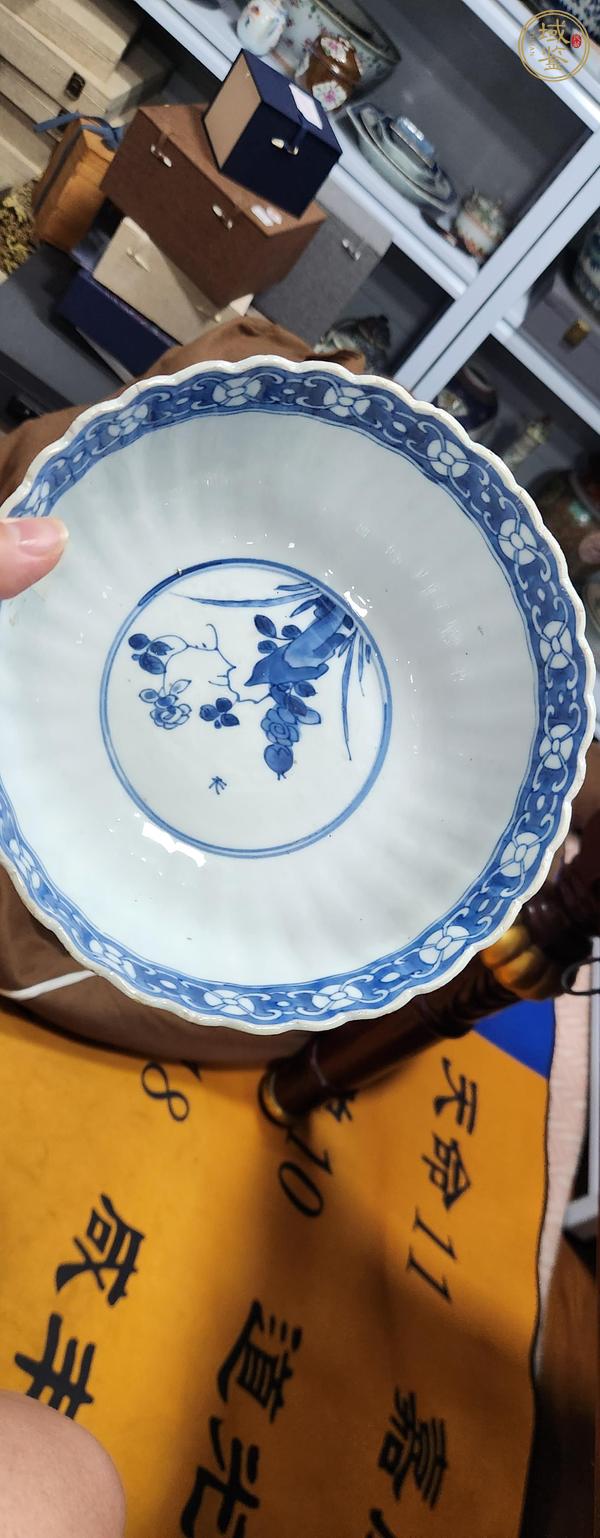 古玩陶瓷花卉紋青花碗真品鑒賞圖