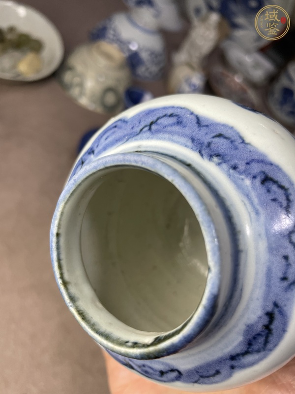 古玩陶瓷花卉紋青花罐真品鑒賞圖