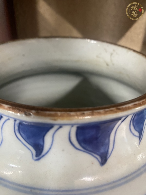 古玩陶瓷花卉紋青花罐真品鑒賞圖