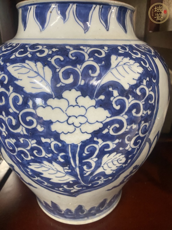 古玩陶瓷花卉紋青花罐真品鑒賞圖