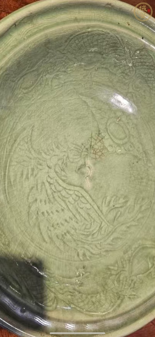 古玩陶瓷龍泉印花盤真品鑒賞圖