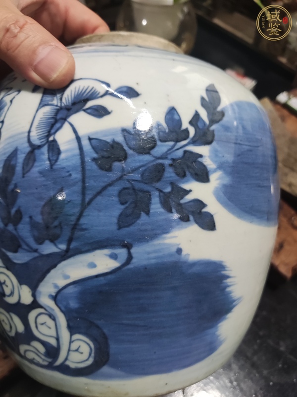 古玩陶瓷花卉紋青花罐真品鑒賞圖