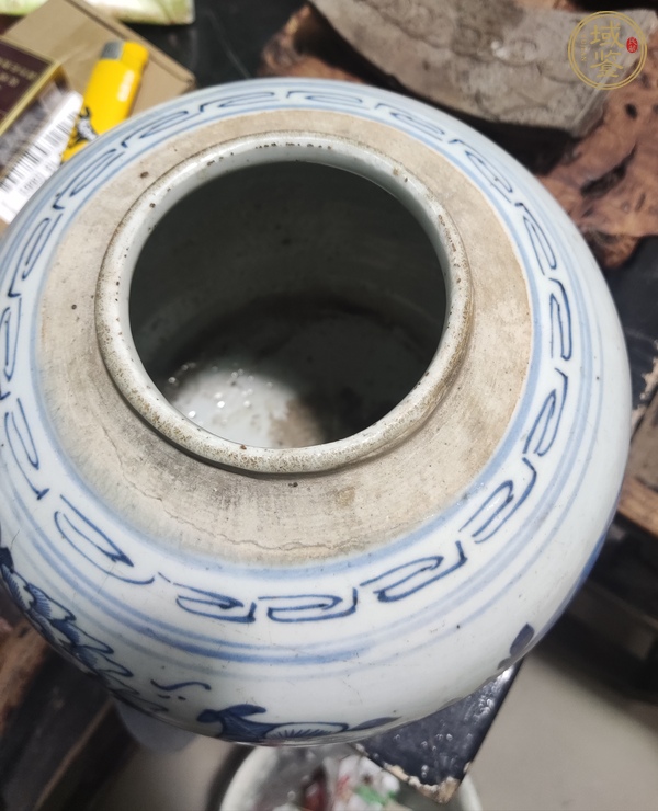 古玩陶瓷花卉紋青花罐真品鑒賞圖