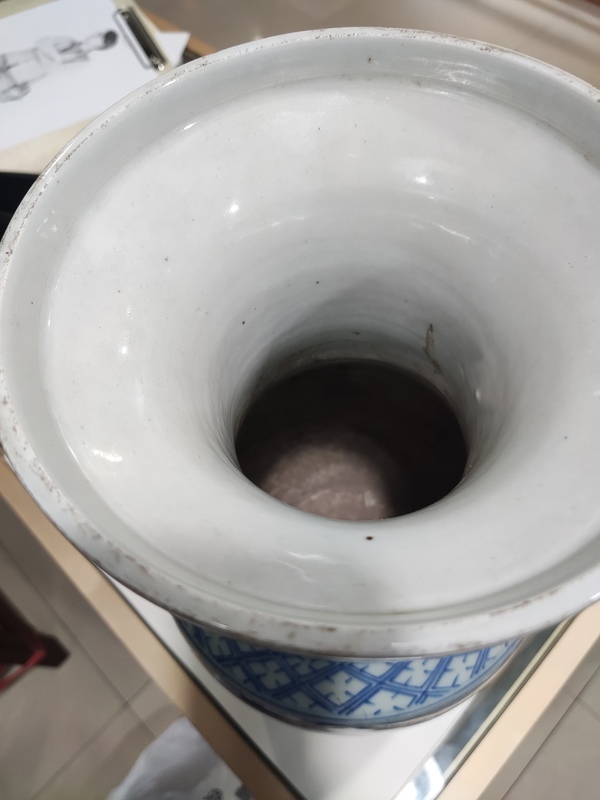 古玩陶瓷清中期纏枝花囍字紋獅耳盤口瓶拍賣，當(dāng)前價格3688元