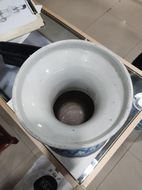 古玩陶瓷清中期纏枝花囍字紋獅耳盤口瓶拍賣，當(dāng)前價格3688元