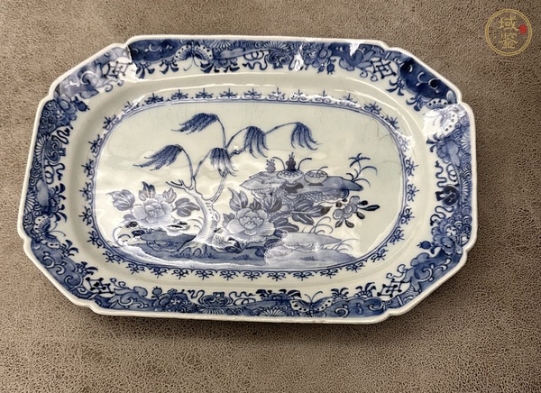 古玩陶瓷花卉紋八倭角盤真品鑒賞圖