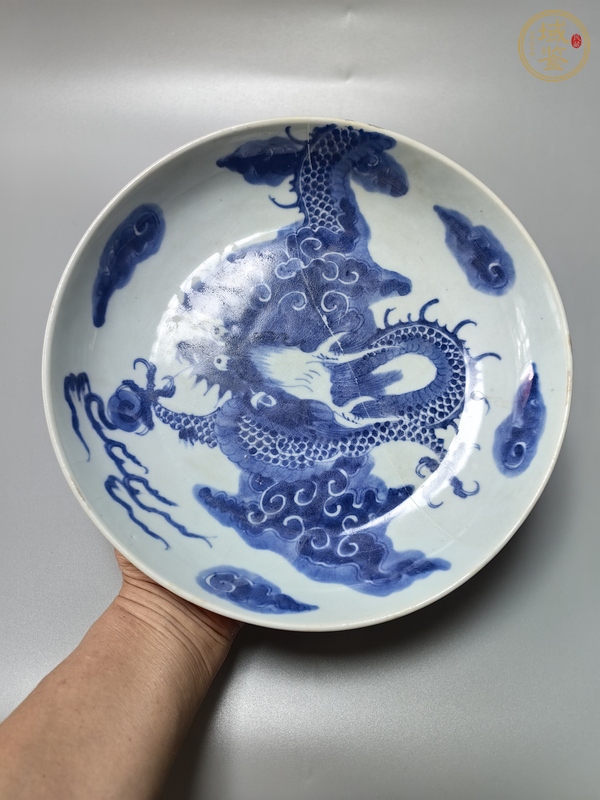 古玩過墻龍紋青花盤真品鑒賞圖
