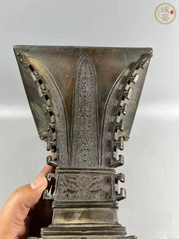 古玩銅器花觚真品鑒賞圖