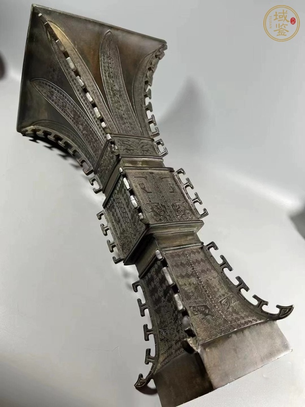 古玩銅器花觚真品鑒賞圖