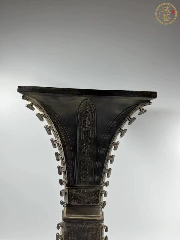 古玩銅器花觚真品鑒賞圖