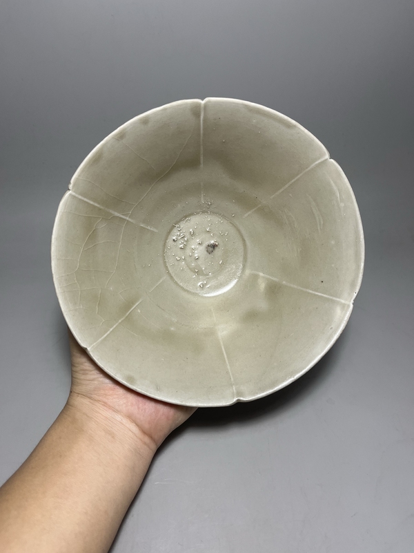 古玩轉(zhuǎn)賣【館藏級精品】宋代 青釉六出筋葵口斗笠碗【級別高，升值空間大】拍賣，當(dāng)前價格48888元