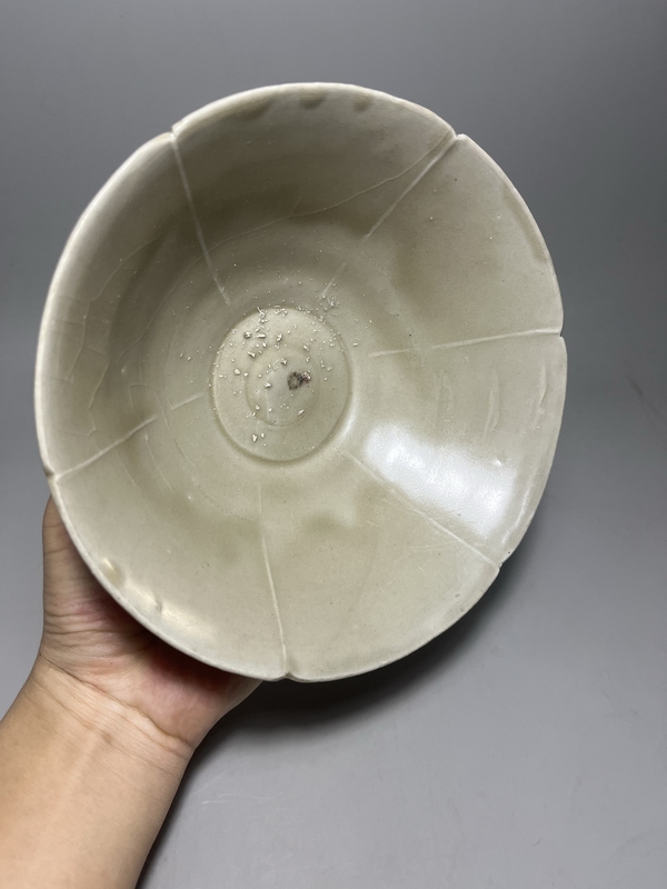 古玩陶瓷【館藏級(jí)精品】宋代 青釉六出筋葵口斗笠碗【級(jí)別高，升值空間大】拍賣，當(dāng)前價(jià)格0元